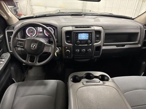 Used 2017 RAM 1500 Express AWD/4WD image 12