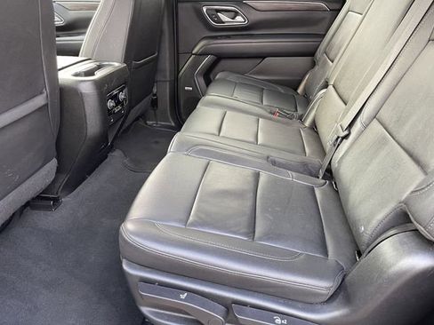 Used 2022 Chevrolet Suburban Z71 AWD/4WD image 17
