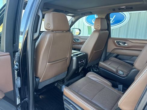 Used 2021 Chevrolet Suburban High Country w/ Premium Package AWD/4WD image 26