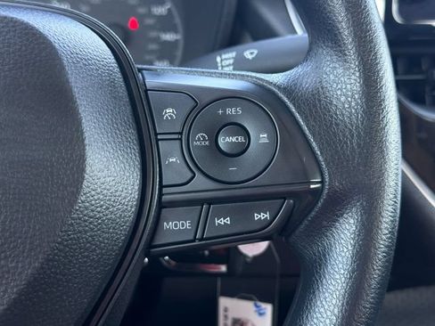 Used 2025 Toyota Corolla LE FWD image 25