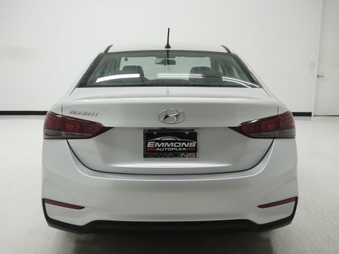 Used 2021 Hyundai Accent SE FWD image 5