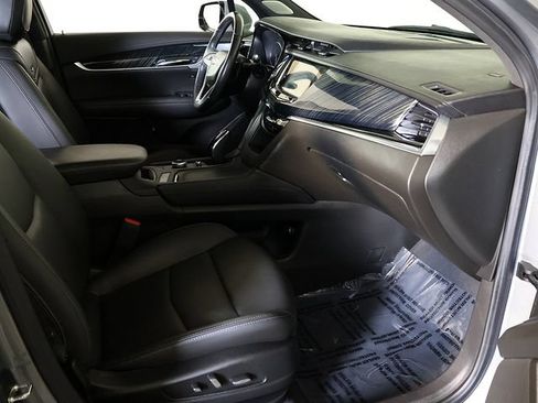 Used 2023 Cadillac XT6 Premium Luxury w/ LPO, Floor Liner Package AWD/4WD image 37