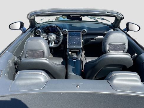 Used 2022 Mercedes-Benz SL 55 AMG 4MATIC w/ Driver Assistance Package image 25