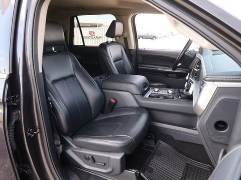 Used 2024 Ford Expedition Max XLT image 28