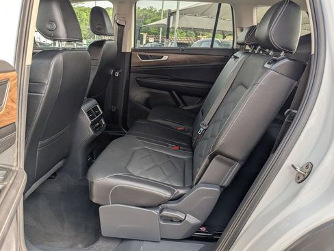 Used 2025 Volkswagen Atlas SE FWD image 22