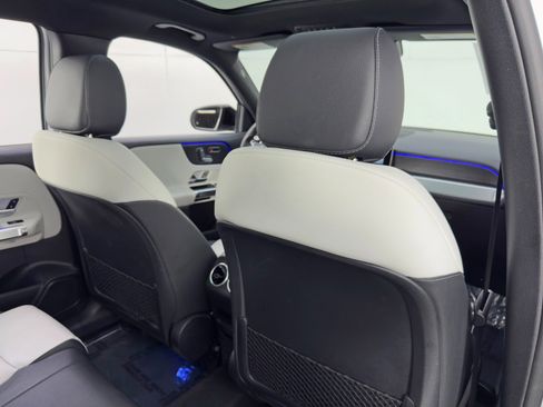 Used 2020 Mercedes-Benz GLB 250 4MATIC w/ AMG Line image 39