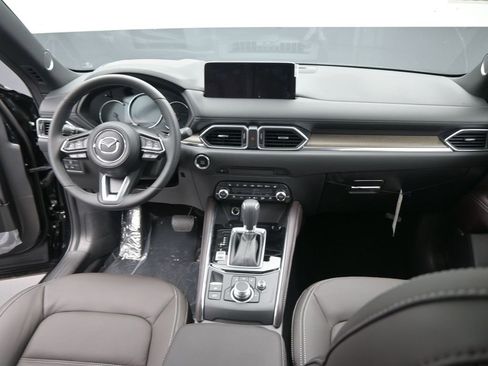 Used 2024 MAZDA CX-5 Signature image 2