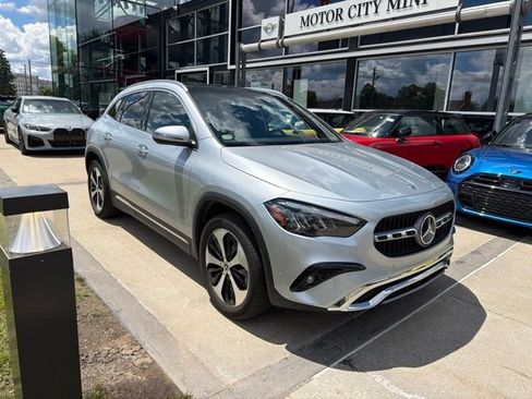 Used 2025 Mercedes-Benz GLA 250 4MATIC image 3