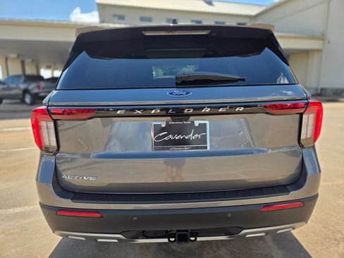 New 2026 Ford Explorer Active w/ Active Comfort Package RWD image 6