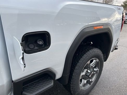 New 2026 GMC Sierra 3500 SLT image 5