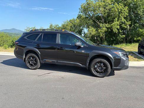 Certified 2025 Subaru Outback Wilderness AWD/4WD image 7