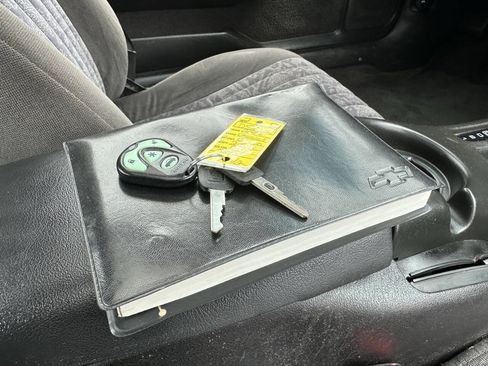 Used 2002 Chevrolet Camaro LT RWD image 27