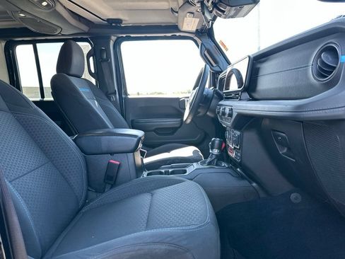 Used 2024 Jeep Wrangler Unlimited Rubicon 4xe AWD/4WD image 22