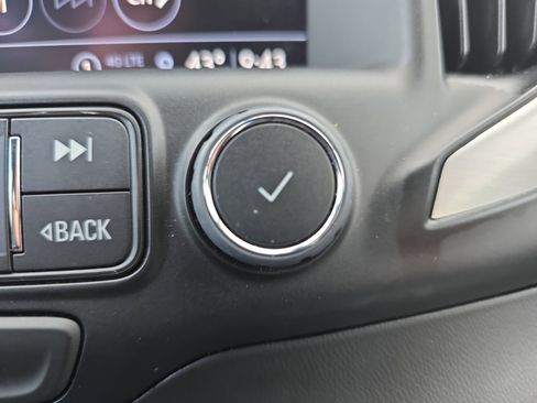 Used 2024 GMC Terrain SLT image 38