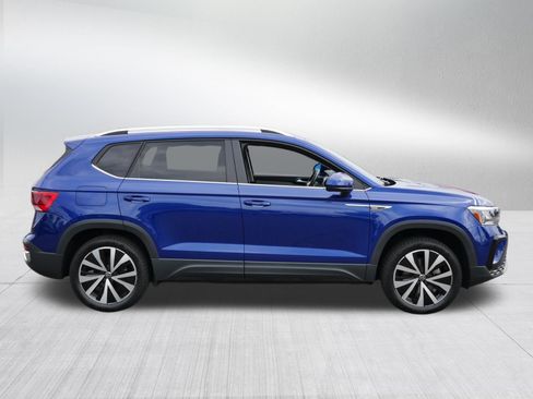 Used 2022 Volkswagen Taos SE w/ Driver Assistance Package AWD/4WD image 8