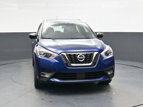 Used 2020 Nissan Kicks SR w/ SR Premium Package FWD image 4