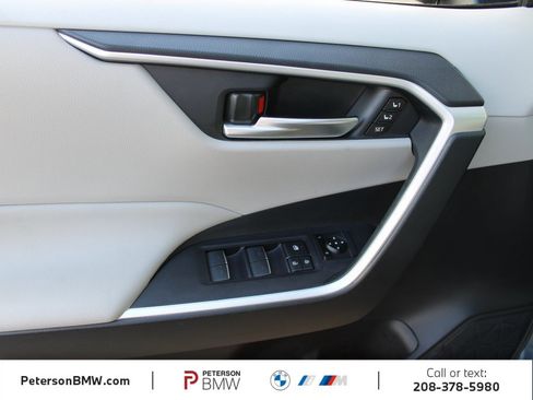 Used 2023 Toyota RAV4 XLE Premium image 15