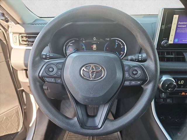 Used 2025 Toyota RAV4 XLE AWD/4WD image 13