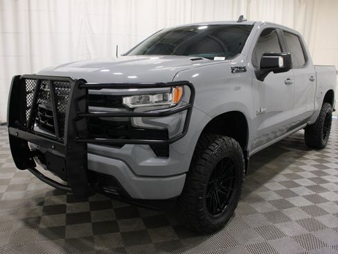 Used 2025 Chevrolet Silverado 1500 RST AWD/4WD image 33