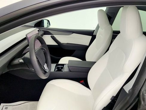 Used 2026 Tesla Model Y 2WD image 23