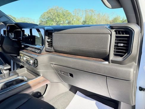 Used 2023 GMC Sierra 1500 SLT w/ SLT Premium Package image 22