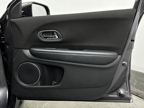 Used 2018 Honda HR-V EX image 32