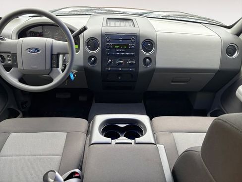 Used 2006 Ford F150 XLT image 10