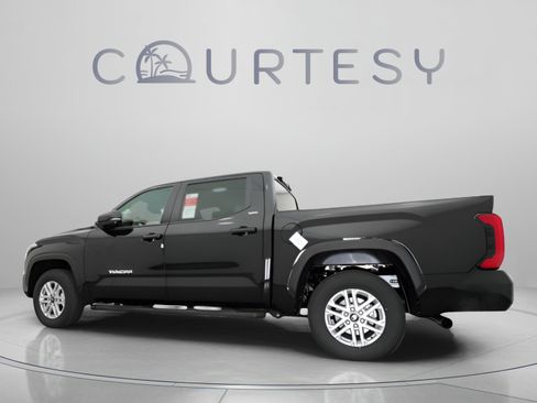Used 2025 Toyota Tundra SR5 w/ SR5 Convenience Package RWD image 5