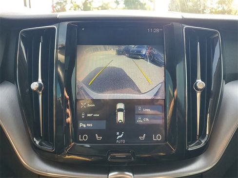 Used 2020 Volvo XC60 T5 Momentum image 33