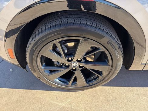 Used 2022 Buick Envision Essence w/ Technology Package I FWD image 9