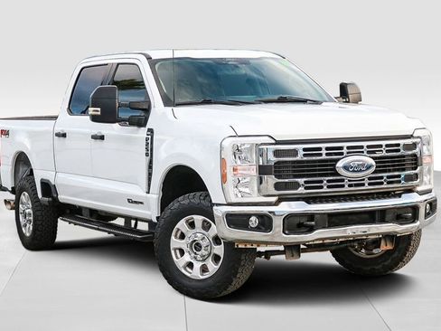 Used 2024 Ford F250 XLT w/ FX4 Off-Road Package image 2