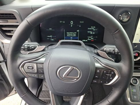 Used 2024 Lexus GX 550 w/ Accessory Package (2T) image 22