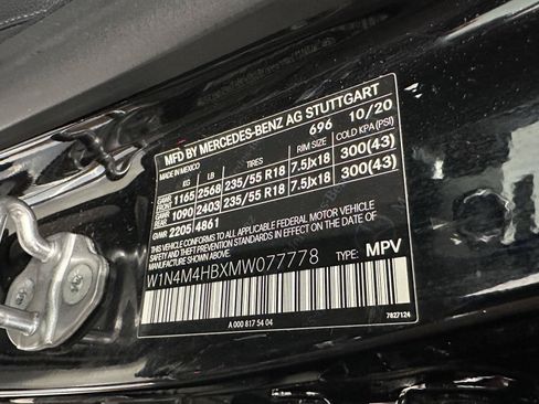 Used 2021 Mercedes-Benz GLB 250 4MATIC image 17