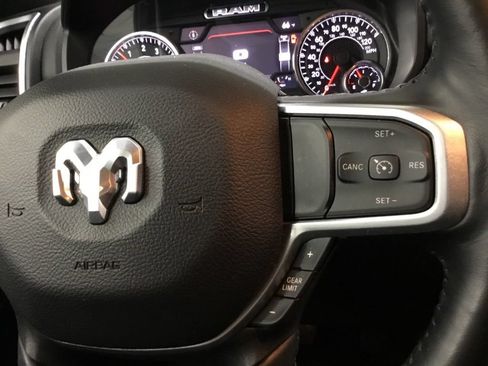 Used 2022 RAM 1500 Big Horn AWD/4WD image 40