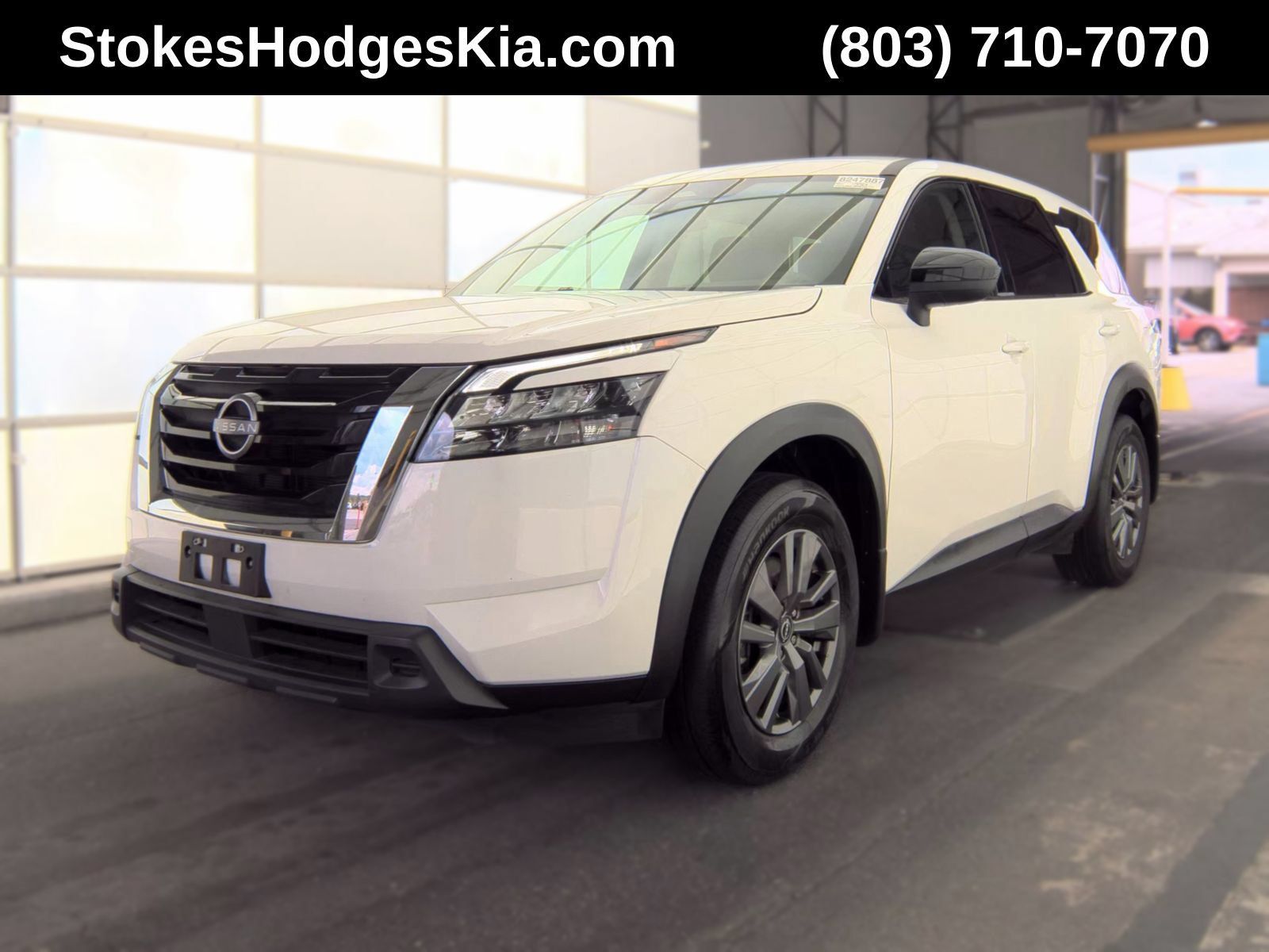 Used 2025 Nissan Pathfinder S FWD image 1