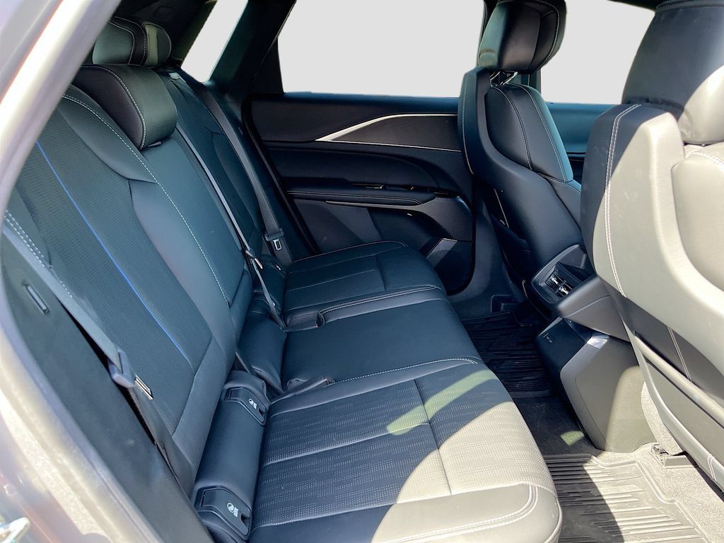 Used 2025 Cadillac Lyriq Sport RWD image 26