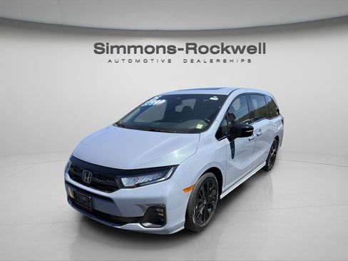Used 2025 Honda Odyssey Sport-L image 2