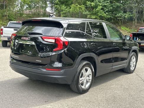 Used 2024 GMC Terrain SLE AWD/4WD image 31
