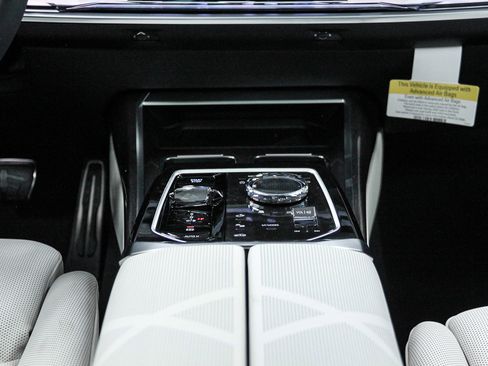 New 2026 BMW i7 eDrive50 w/ M Sport Package RWD image 14