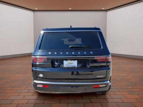 Used 2024 Jeep Wagoneer L Series III w/ Premium Group I AWD/4WD image 5