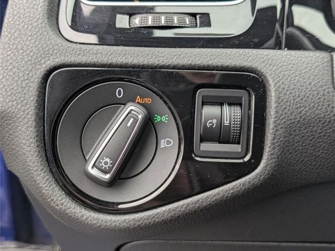 Used 2016 Volkswagen Golf R 4-Door image 20