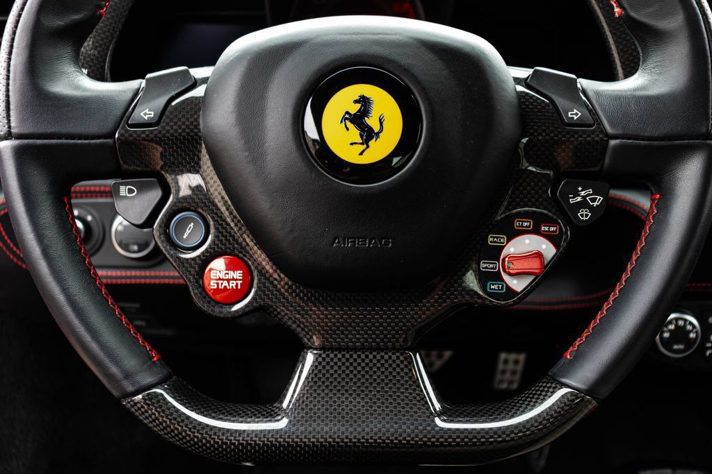 Used 2015 Ferrari 458 Italia Coupe RWD image 39