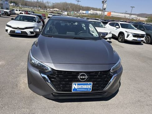 Used 2025 Nissan Sentra SV FWD image 2