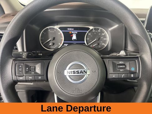 Used 2021 Nissan Rogue SV image 12