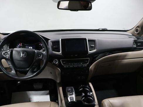 Used 2017 Honda Pilot Touring image 17