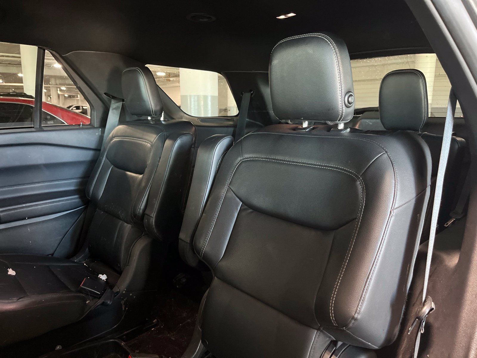 Used 2020 Ford Explorer XLT w/ Equipment Group 202A AWD/4WD image 34