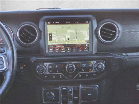 Used 2020 Jeep Wrangler Unlimited Sahara AWD/4WD image 15