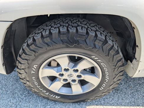 Used 2011 Toyota 4Runner SR5 AWD/4WD image 12