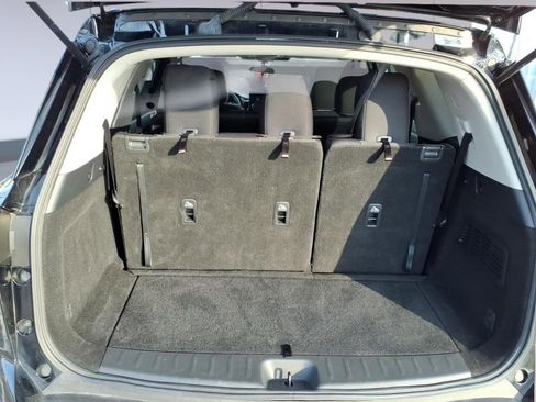 Used 2024 Nissan Pathfinder SV image 10