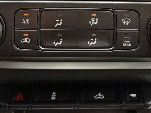 Used 2022 Chevrolet Colorado LT w/ LT Convenience Package AWD/4WD image 23